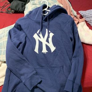 XL women’s brand new never worn hoodie